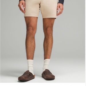Lululemon Commission Classic Fit Short 7”